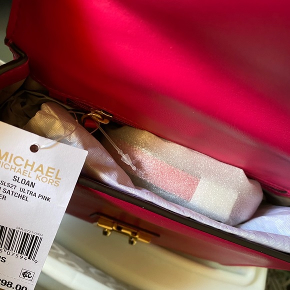 Micheal Kors purse - Picture 3 of 4